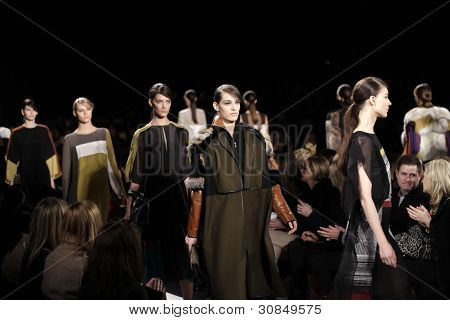 BCBGMAXAZRIA
