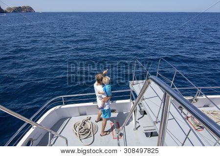 Passengers Tourboat Tropical Sea