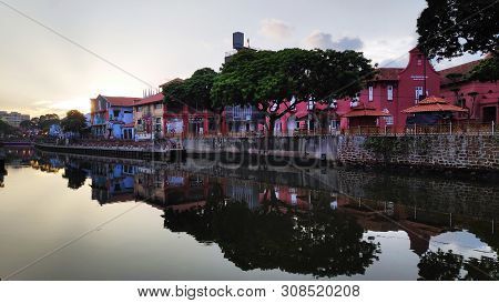 Melaka, Malaysia - 25 Jun, 2019: View Of River House And Riverwalk With Sunrise In Malacca Malaysia.