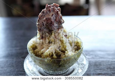 Traditional Japanese Dessert , A Bowl Of Red Bean