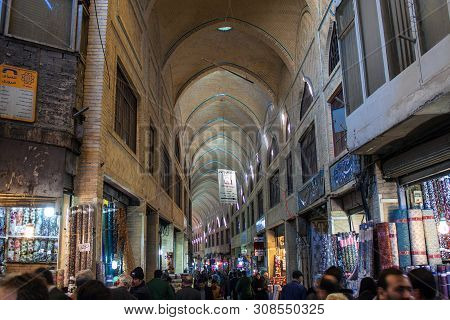 Tehran - Februar 21: People In Central Bazaar On Februar 21, 2013 In Tehran, Iran. Grand Bazaar In T
