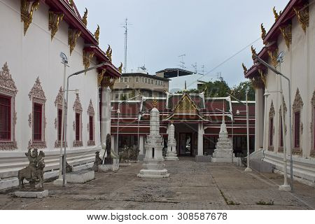 Wat Pathum Khongkha Temple In Bangkok, Thailand