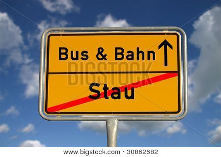 Drogi niemiecki znak korku i transportu publicznego