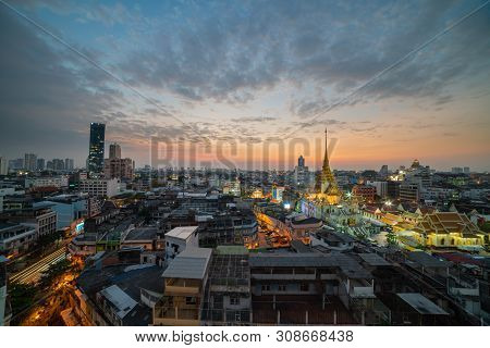 Bangkok, Thailand - November 26, 2018: Cityscape Of Bangkok At Wat Trimitr, Buddhist Temple, Area In