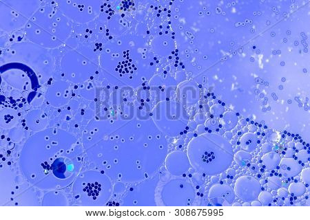 Oil Bubbles Inside Water Base Form Patterns