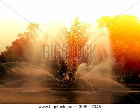 Photo Of The Beautiful Fountain In Moscow On The Exhibition In The Park On A Summer Day