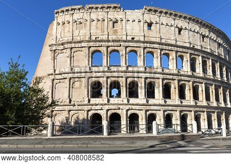 Rome, Italy - October 8, 2020: Colosseum, 1st Century Antique, Oval Amphitheatre In The Centre Of Th