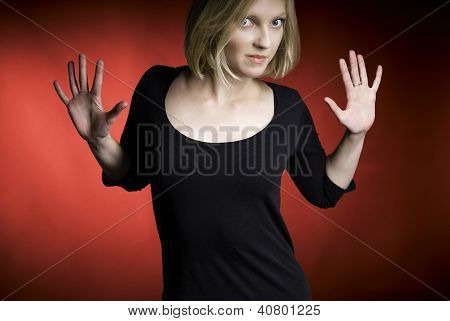Giovane donna attraente