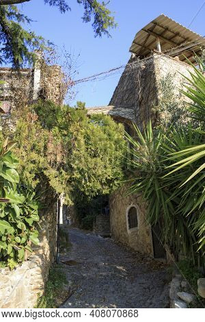 Bussana Vecchia (im), Italy - December 12, 2017: A Typical House And Pathway In Bussana Vecchia, Imp