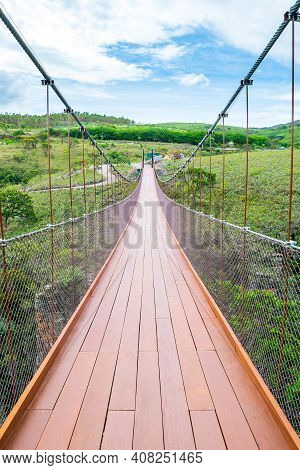 Capitólio - Mg, Brazil - December 08, 2020: Suspension Bridge Of The Belvedere Of The Canyons, Miran