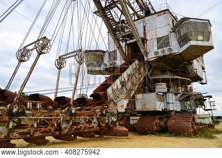 Russia, Voskresensk, August 29, 2020. Absetzer: A Giant Excavator.multi-bucket Iron Chain Excavator 
