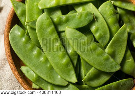 Raw Green Organic Snow Peas