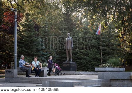 Belgrade, Serbia - October 4, 2020: Statue Of Heydar Aliyev In A Park Of Belgrade. Heydar Aliyev Is 