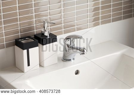 Modern White Bathroom Sink Basin. Interior Of Bathroom With Sink Basin Faucet. Modern Design Of Bath