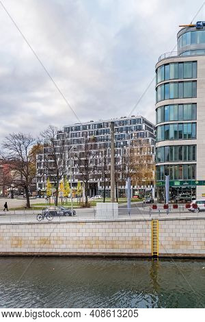 Berlin, Germany - November 16, 2020: Bank Of The River Spree Schiffbauerdamm With The Square Bertolt