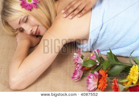 Piękna blond kobieta w Spa