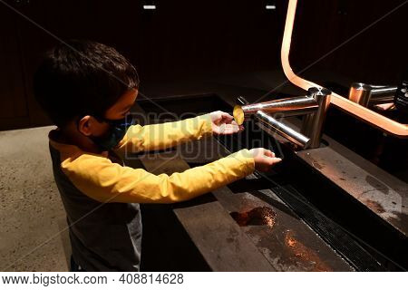 New York, Ny - Nov 27: Starbucks Reserve Roastery In New York City, As Seen On Nov 27, 2020.