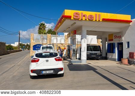 Folegandros, Greece - September 25, 2020: Shell Gas Station, Multinational Oil And Gas Company In Ch