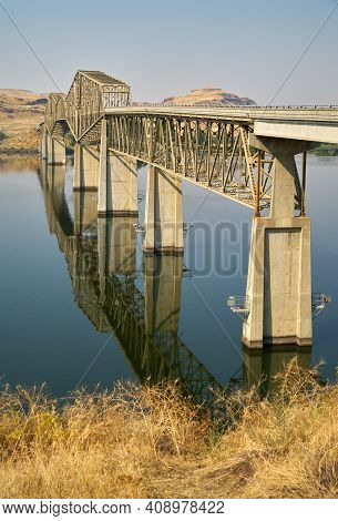 Lyons Ferry Bridge Snake River Washington State Vertical. The Lyons Ferry Bridge Spanning The Snake 