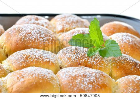 Stuffed yeast pastry dumplings