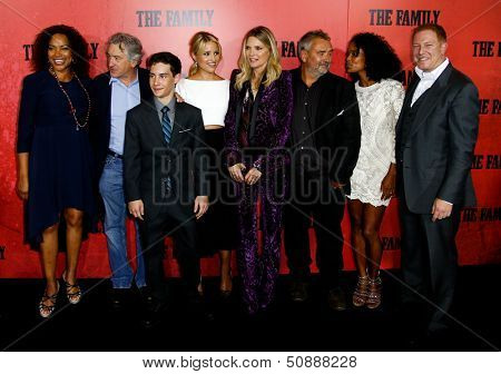 NEW YORK-SEP 10: The cast of 