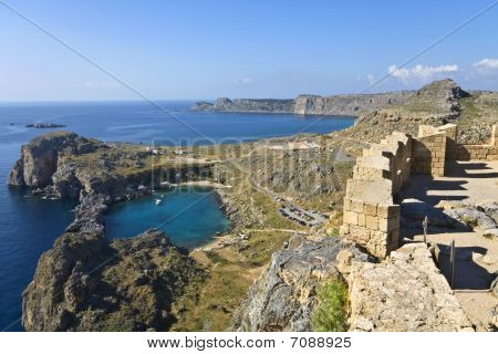 Oblast starověké Akropole Lindos z ostrova Rhodos, Řecko