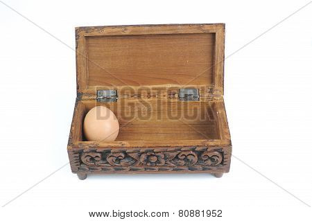 Chicken egg on isolate white
