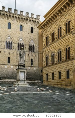 Palazzo Salimbeni, Siena, Italy