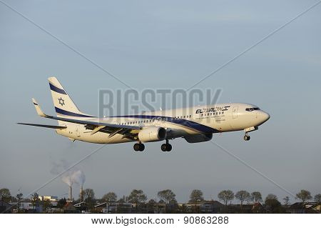Amsterdam Airport Schiphol - Boeing 737 Of El Al Israel Airlines Lands