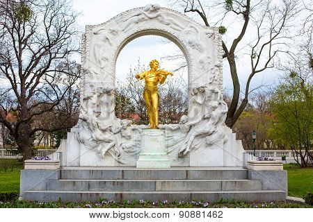 Statue of Johann Strauss,  Stadtpark in Vienna, Austria