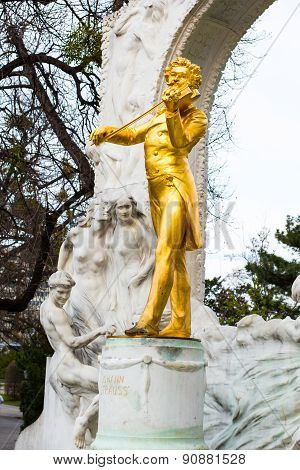 Statue of Johann Strauss,  Stadtpark in Vienna, Austria