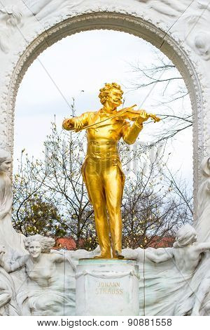 Statue of Johann Strauss,  Stadtpark in Vienna, Austria