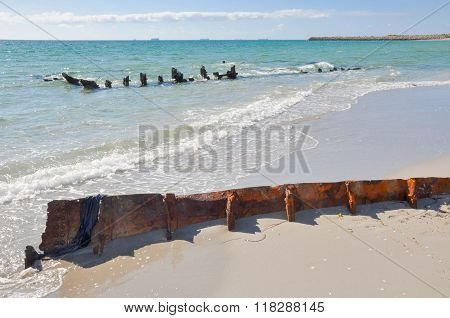 Shipwreck: Buried on the Beach
