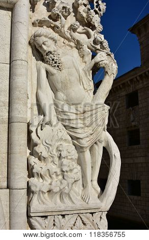 Noah Drunkenness Sculpture In Venice