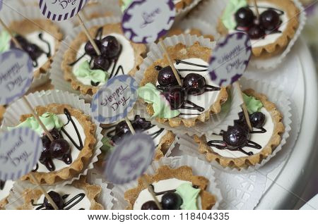Vintage cupcakes weding