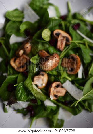 A wonderful Vegeta salad with fresh mushroom