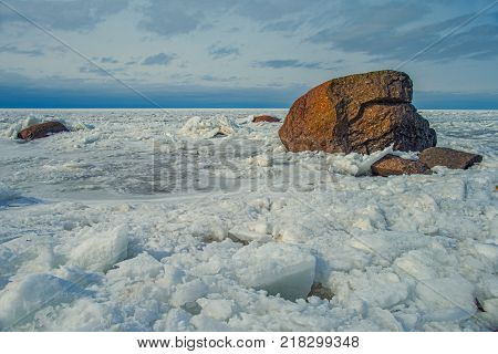 Ice hummocks and granite stones of the glacial period in the Gulf of Finland