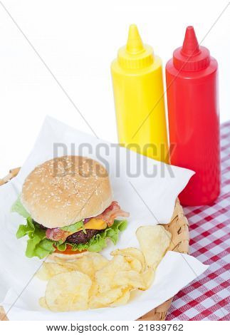 Bacon Cheeseburger sepet içinde