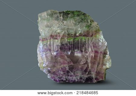 A mineral is a discrete organic integrity of a system of interacting atoms, ordered with the unlimited three-dimensional periodicity of their balanced States, which are relatively indivisible structural elements of rocks and dispersed passagieren formatio