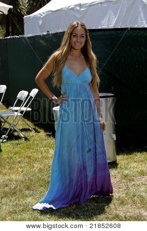 LOS ANGELES - JUN 7: Lauren Conrad v době A na Heroes Celebrity Carnival prospěch Elizab