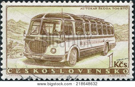 CZECHOSLOVAKIA - CIRCA 1958: A stamp printed in the Czechoslovakia the bus shows the Skoda 706 RTO circa 1958