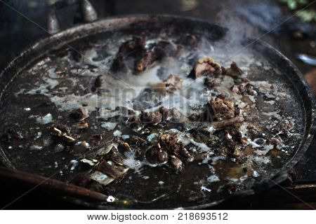 sliced ​​rendang meat ready to be served