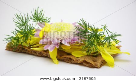 紫の花のサンドイッチ