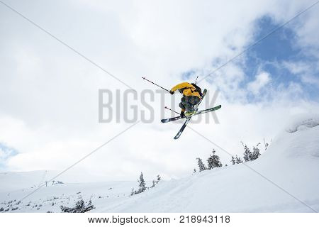 Good Skiing In The Snowy Mountains.