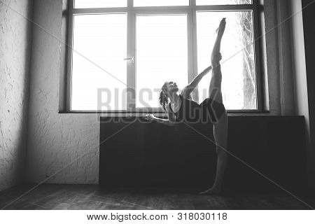 Plasticity Slim Woman Dancing Near Window. Professional Dancer Enjoy Dance. Lady Dancer Training Mod