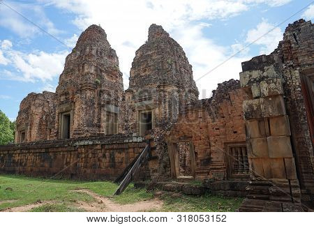 Pre Rup Temple Is A Temple In Historic Area In Siem Reap. This Temple Was Built By Sandstone.