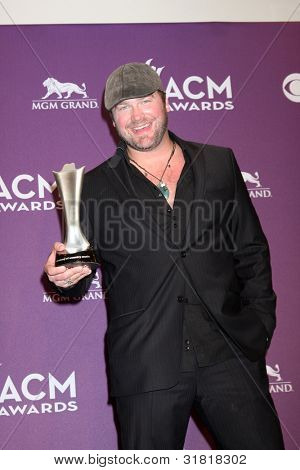 LAS VEGAS - APR 1: Lee Brice i pressrummet på 2012 Academy of Country Music Awards på MGM G