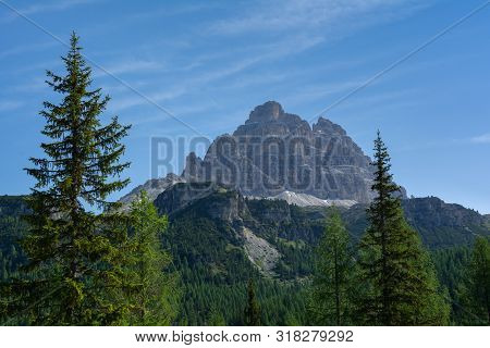 Tre Cime (drei Zinnen) Natural Park. Sesto Dolomites, Italy