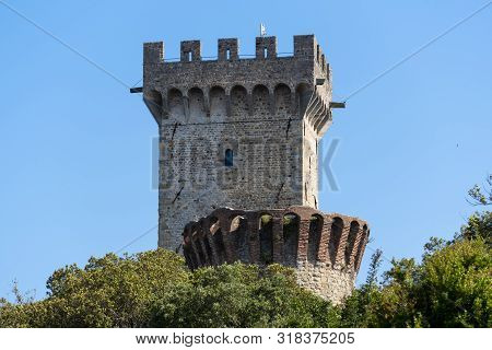 Medieval Castle Of Castelnuovo Magra, La Spezia, Liguria, Italy,  Historic Town In Lunigiana