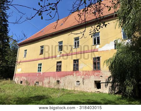 Castle Draskovich Or Novi Dvorac Draskovic Or Dvorac Blahimir - Bozjakovina, Croatia Or Bozjakovina,